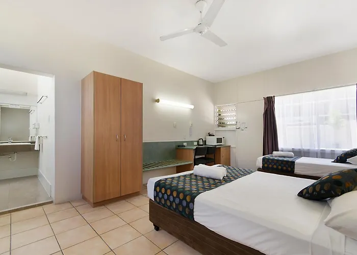 Beach House Motel